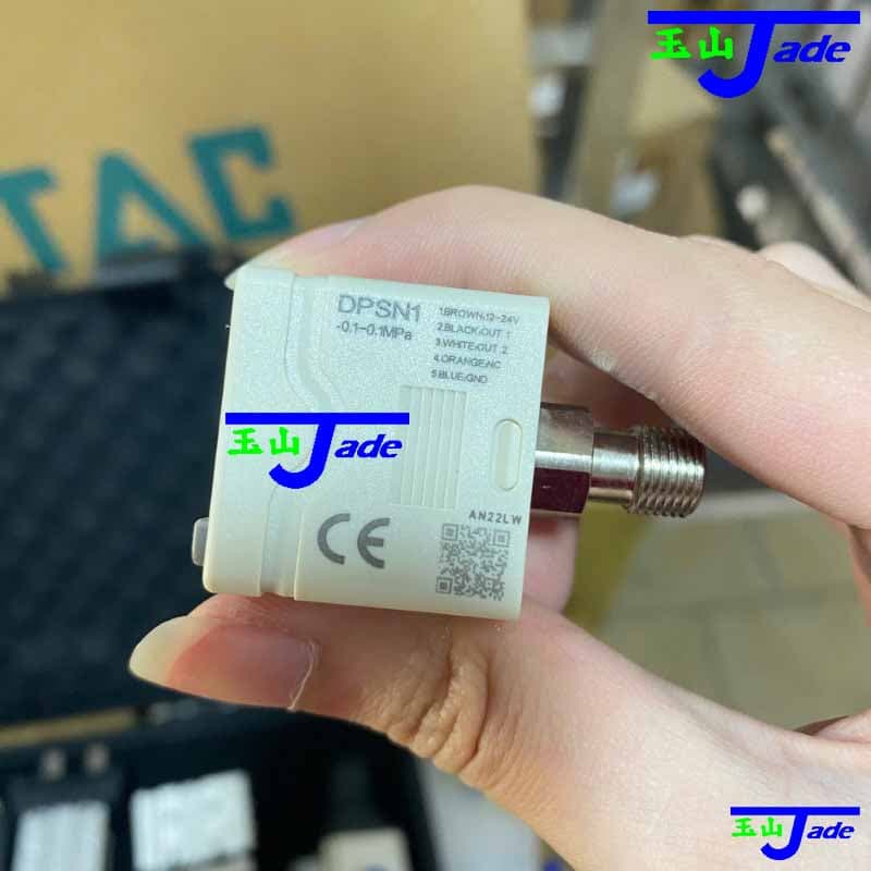 Cảm biến áp suất hiển thị số AirTAC DPS Series màn hình LCD 2 màu, ngõ ra NPN/PNP